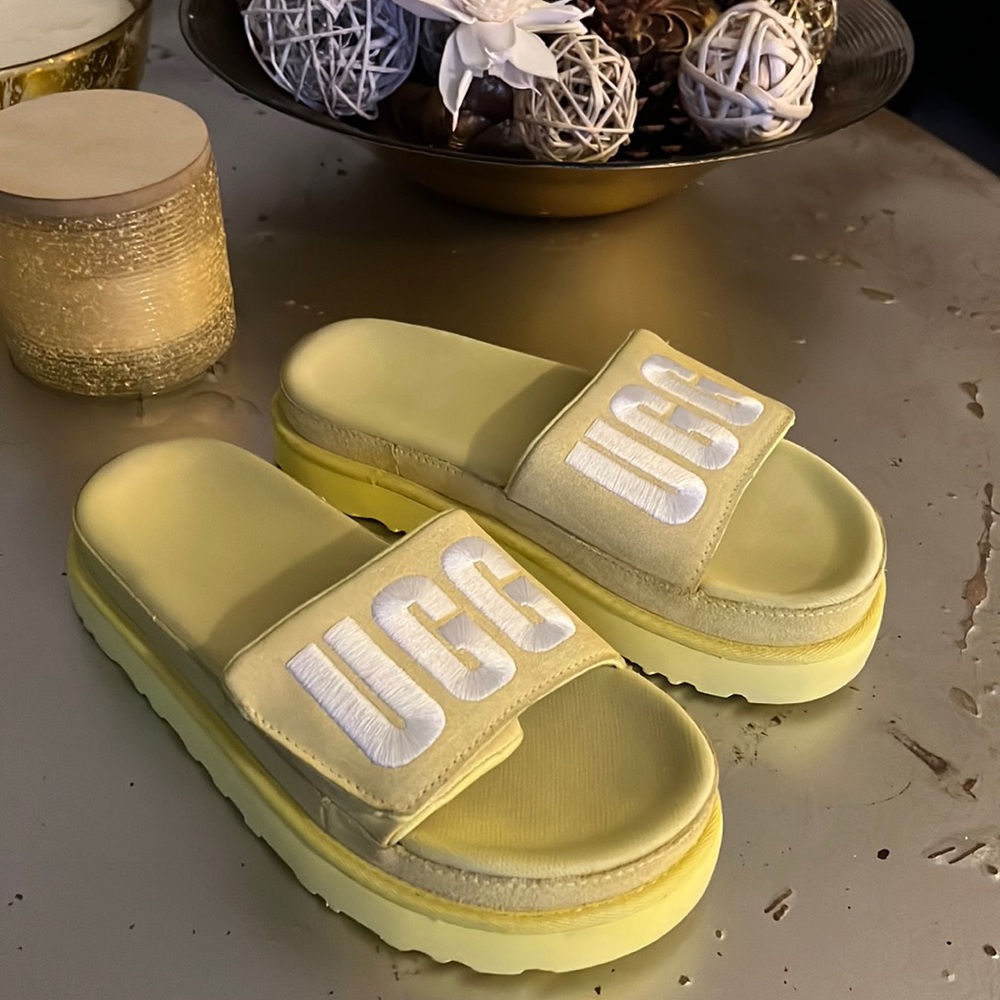 Ugg Slides! - image 5